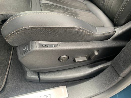 Peugeot 3008 1.6 HYbrid 225 GT Airco | Camera | Cruise Adaptief | DAB | Focal-Audio | Keyless | LMV 19" | Navi... ActivLease financial lease