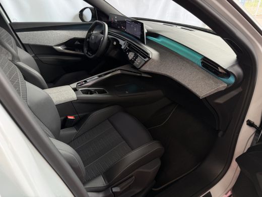 Peugeot 5008 1.2 HYBRID 145 GT 7PERS STOEL/STUUR VERW. ELEK.KLEP LED 7P 7 Persoons ActivLease financial lease