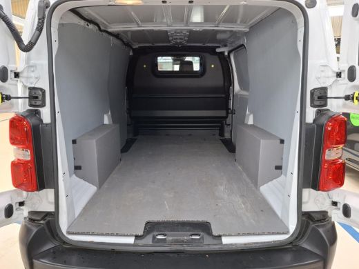 Peugeot e-Expert EV L3 Long 75 kWh | L3 Long | Fase 3 laden | SOH 100% | Nieuw model | 3-Zits | Navigatie | Camera | ActivLease financial lease