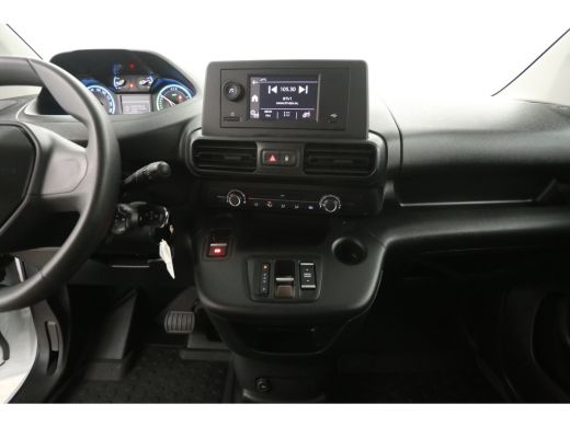 Peugeot e-Partner 136pk 50 kWh | Snelladen | SOH 94% | Airco | Camera | Parkeersensoren ActivLease financial lease