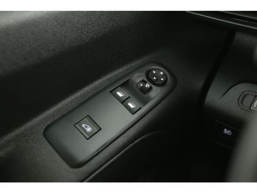 Peugeot e-Partner 136pk 50 kWh | Snelladen | SOH 94% | Airco | Camera | Parkeersensoren ActivLease financial lease
