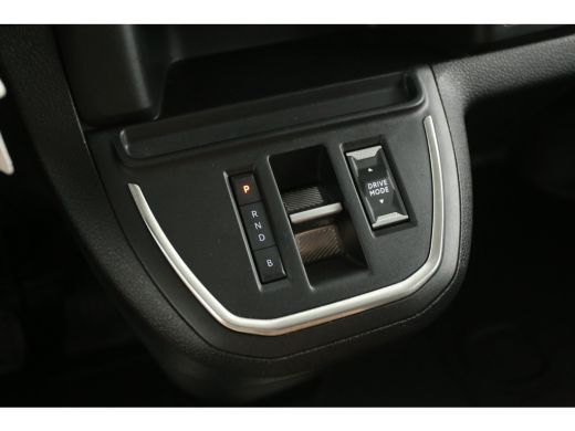 Peugeot Expert Elektrisch Long Premium 75 kWh L3H1 Long Range | Snelladen | SOH 98% | DC | 6 Zits | Airco | Came... ActivLease financial lease