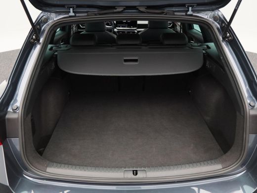 Seat Leon Sportstourer 1.5 TSi 204 Pk e-Hybrid FR Business | Stoel/Stuurverwarming | Camera | Trekhaak | Na... ActivLease financial lease