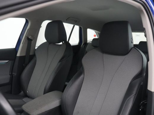 Skoda Enyaq iV | SOH 94,1% | Half leder | Navigatie | Carplay | Sfeerverlichting | Climate control | Camera | Pa... ActivLease financial lease