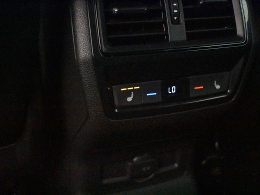 Skoda Kodiaq 1.5 TSI Sportline Business 7p. l Elektr. Trekhaak l Pano Dak l Elekt. Stoel incl Memory l Elektr... ActivLease financial lease