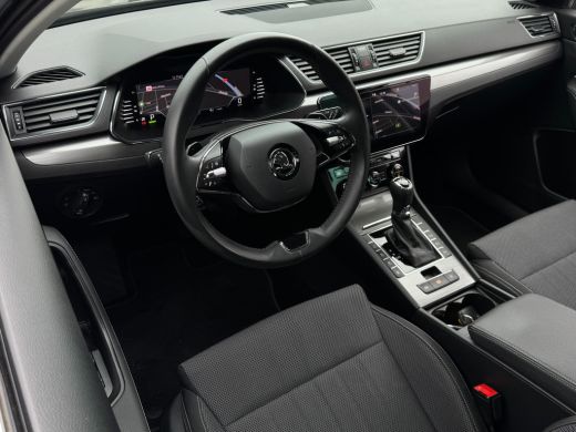 Skoda Superb Combi iV 218PK DSG HYBRID BUSINESS CAMERA/NAVI/VIRTUAL/STUURVERW. ActivLease financial lease