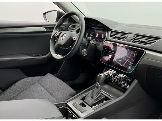 Skoda Superb Combi iV 218PK DSG HYBRID BUSINESS CAMERA/NAVI/VIRTUAL/STUURVERW. ActivLease financial lease