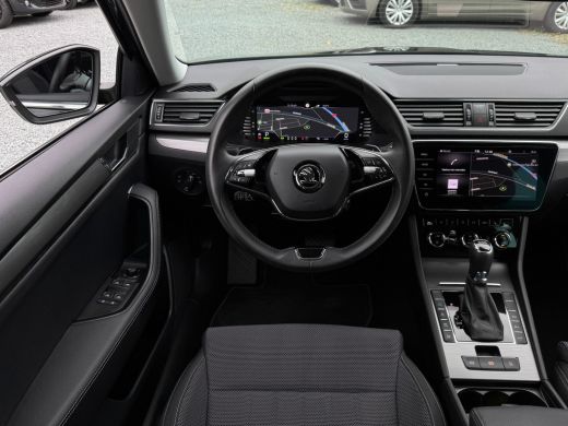 Skoda Superb Combi iV 218PK DSG HYBRID BUSINESS CAMERA/NAVI/VIRTUAL/STUURVERW. ActivLease financial lease