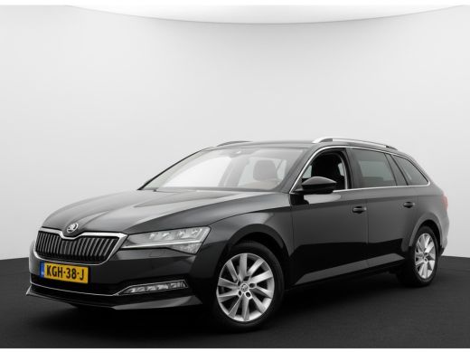 Skoda Superb Combi iV 218PK DSG HYBRID BUSINESS CAMERA/NAVI/VIRTUAL/STUURVERW. ActivLease financial lease