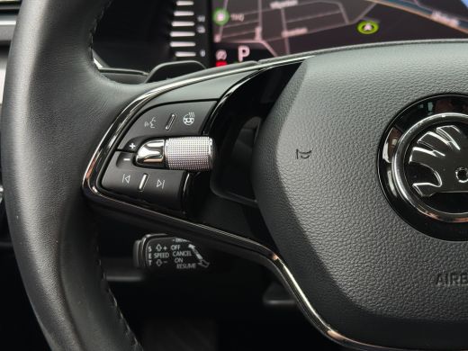 Skoda Superb Combi iV 218PK DSG HYBRID BUSINESS CAMERA/NAVI/VIRTUAL/STUURVERW. ActivLease financial lease