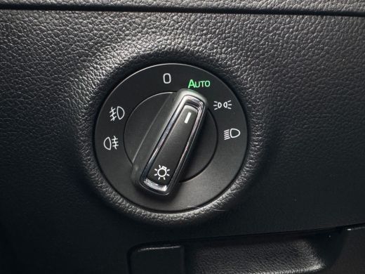 Skoda Superb Combi iV 218PK DSG HYBRID BUSINESS CAMERA/NAVI/VIRTUAL/STUURVERW. ActivLease financial lease
