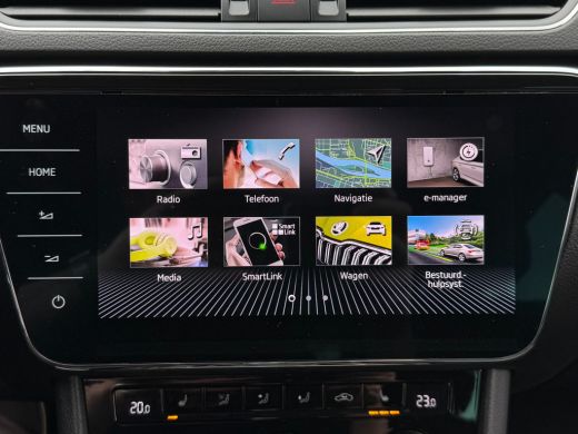 Skoda Superb Combi iV 218PK DSG HYBRID BUSINESS CAMERA/NAVI/VIRTUAL/STUURVERW. ActivLease financial lease