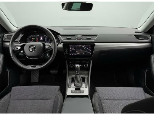 Skoda Superb Combi iV 218PK DSG HYBRID BUSINESS CAMERA/NAVI/VIRTUAL/STUURVERW. ActivLease financial lease