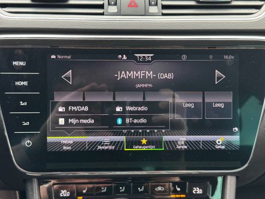 Skoda Superb Combi iV 218PK DSG HYBRID BUSINESS CAMERA/NAVI/VIRTUAL/STUURVERW. ActivLease financial lease