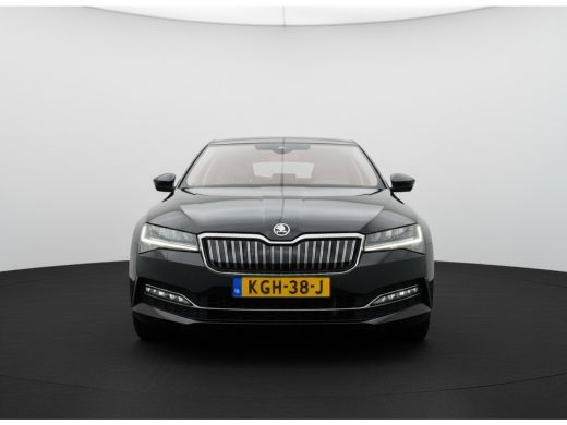 Skoda Superb Combi iV 218PK DSG HYBRID BUSINESS CAMERA/NAVI/VIRTUAL/STUURVERW. ActivLease financial lease