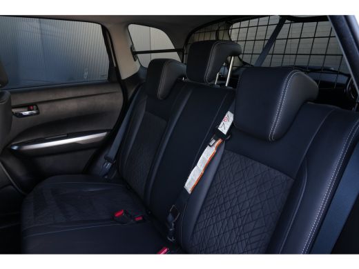Suzuki Vitara 115pk 1.5 Hybrid Style | Camera | Carplay | Adaptive Cruise | Keyless | Trekhaak | ActivLease financial lease