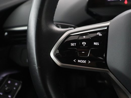 Volkswagen ID.4 | SOH 95,4% | Adaptive cruise | Lane assist | Stuur/stoelverwarming | Climate control | Sfeerverl... ActivLease financial lease