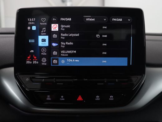 Volkswagen ID.4 | SOH 95,4% | Adaptive cruise | Lane assist | Stuur/stoelverwarming | Climate control | Sfeerverl... ActivLease financial lease