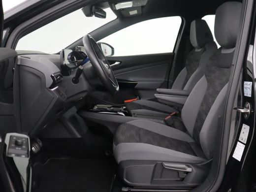 Volkswagen ID.4 | SOH 95,4% | Adaptive cruise | Lane assist | Stuur/stoelverwarming | Climate control | Sfeerverl... ActivLease financial lease