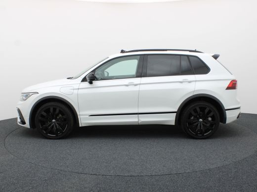 Volkswagen Tiguan 1.4 TSI eHybrid R-Line Business+ | 360 Camera | Panodak | 20'' | Keyless | Prijs Rijklaar!! ActivLease financial lease