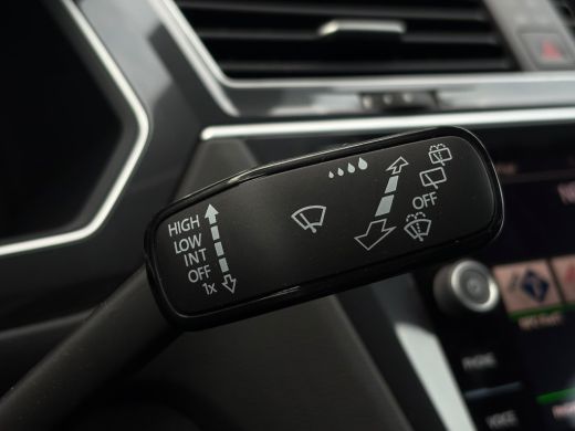 Volkswagen Tiguan Allspace 1.5 TSI 150 pk DSG R-Line Business 7pers. | Wegklapbare Trekhaak | Achteruitrijcamera | Apple Car... ActivLease financial lease