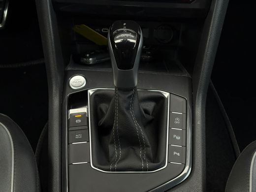 Volkswagen Tiguan Allspace 1.5 TSI 150 pk DSG R-Line Business 7pers. | Wegklapbare Trekhaak | Achteruitrijcamera | Apple Car... ActivLease financial lease