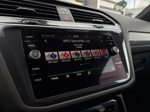 Volkswagen Tiguan Allspace 1.5 TSI 150 pk DSG R-Line Business 7pers. | Wegklapbare Trekhaak | Achteruitrijcamera | Apple Car... ActivLease financial lease