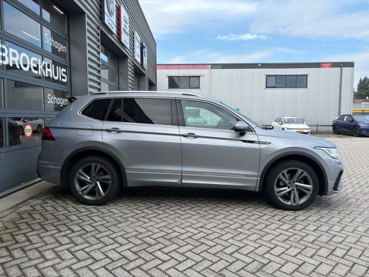 Volkswagen Tiguan Allspace 1.5 TSI 150 pk DSG R-Line Business 7pers. | Wegklapbare Trekhaak | Achteruitrijcamera | Apple Car... ActivLease financial lease