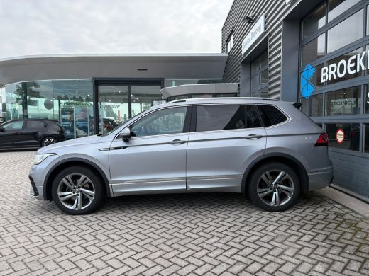 Volkswagen Tiguan Allspace 1.5 TSI 150 pk DSG R-Line Business 7pers. | Wegklapbare Trekhaak | Achteruitrijcamera | Apple Car... ActivLease financial lease