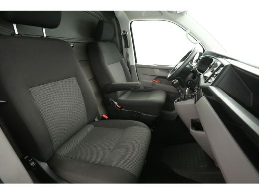 Volkswagen Transporter 2.0 TDI L1H1 | Airco | Cruise | Carplay | Trekhaak | Navi ActivLease financial lease