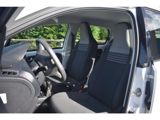 Volkswagen up! 1.0 65PK | Airco | DAB ontvanger | Passagierstoel in hoogte verstelbaar | Elektrische ramen voor ActivLease financial lease