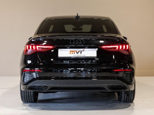 Audi A3 Limousine 35 TFSI S-Line edition / 150pk / NAP / Matrix LED / Stoelverwarming / Adaptieve cruise ... ActivLease financial lease
