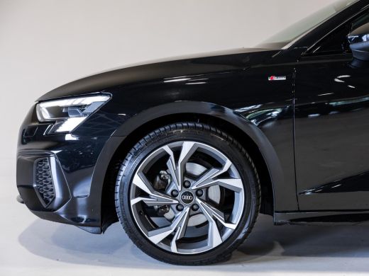 Audi A3 Limousine 35 TFSI S-Line edition / 150pk / NAP / Matrix LED / Stoelverwarming / Adaptieve cruise ... ActivLease financial lease