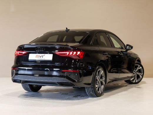 Audi A3 Limousine 35 TFSI S-Line edition / 150pk / NAP / Matrix LED / Stoelverwarming / Adaptieve cruise ... ActivLease financial lease