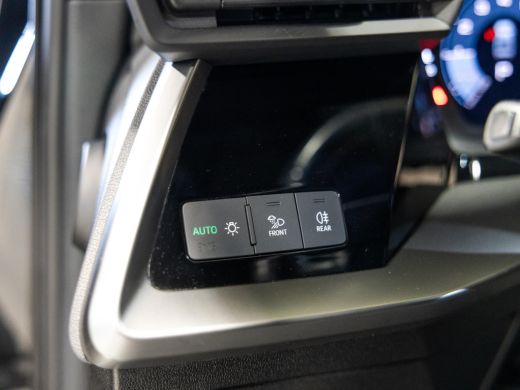 Audi A3 Limousine 35 TFSI S-Line edition / 150pk / NAP / Matrix LED / Stoelverwarming / Adaptieve cruise ... ActivLease financial lease