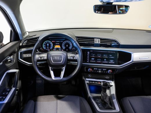 Audi Q3 45 TFSI e Business Edition / 245pk / Keyless / Dodehoek herkenning / Adaptieve cruise control / ActivLease financial lease