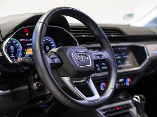 Audi Q3 45 TFSI e Business Edition / 245pk / Keyless / Dodehoek herkenning / Adaptieve cruise control / ActivLease financial lease