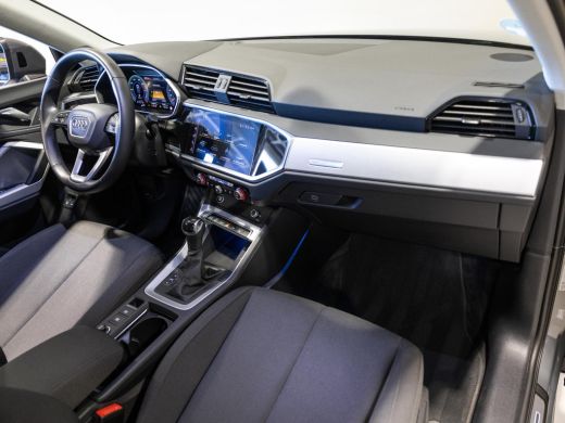 Audi Q3 45 TFSI e Business Edition / 245pk / Keyless / Dodehoek herkenning / Adaptieve cruise control / ActivLease financial lease