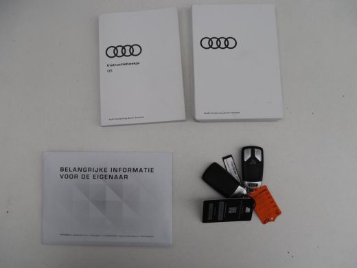 Audi Q5 50 TFSI e S edition | SOH 83,1% | Half leder | Stoelverwarming | Drive select | Adaptive cruise |... ActivLease financial lease