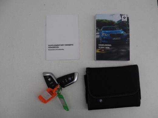 BMW 1 Serie | Half leder | Cruise control | Stoelverwarming | Navigatie | Carplay | Park assist | Climate con... ActivLease financial lease