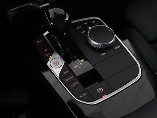 BMW 1 Serie | Half leder | Cruise control | Stoelverwarming | Navigatie | Carplay | Park assist | Climate con... ActivLease financial lease