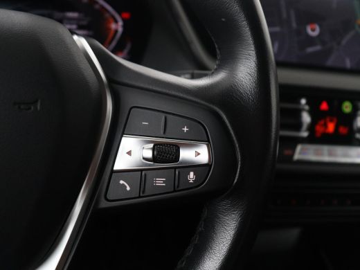 BMW 1 Serie | Half leder | Cruise control | Stoelverwarming | Navigatie | Carplay | Park assist | Climate con... ActivLease financial lease