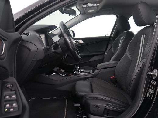 BMW 1 Serie | Half leder | Cruise control | Stoelverwarming | Navigatie | Carplay | Park assist | Climate con... ActivLease financial lease