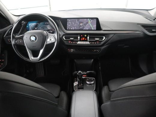 BMW 1 Serie | Half leder | Cruise control | Stoelverwarming | Navigatie | Carplay | Park assist | Climate con... ActivLease financial lease