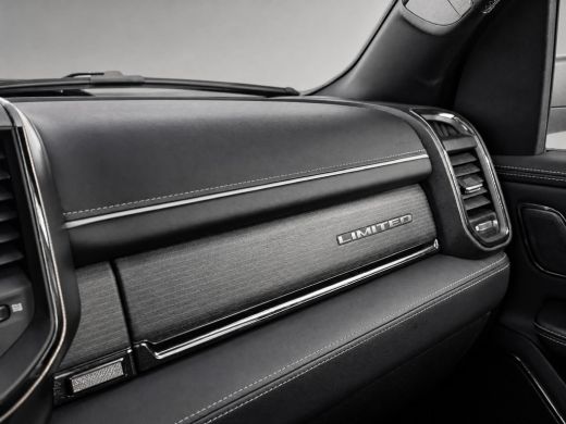 Dodge Ram 1500 1500 Limited 5.7 V8 Hemi Geheel rijklaar geleverd incl. Garantie Luchtvering - Multi-tailgate - 3... ActivLease financial lease