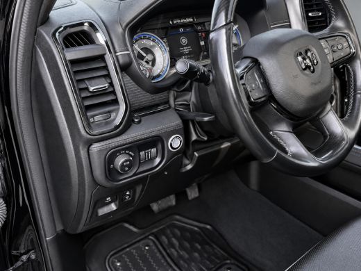 Dodge Ram 1500 1500 Limited 5.7 V8 Hemi Geheel rijklaar geleverd incl. Garantie Luchtvering - Multi-tailgate - 3... ActivLease financial lease