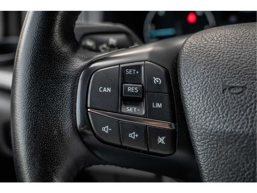 Ford Transit Custom 2.0 EcoBlue L1H1 | Automaat | 1e Eigenaar | Limited | Camera | Cruise | PDC | Airco | Trekhaak ActivLease financial lease