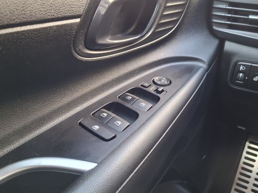 Hyundai Bayon 1.0 T-GDI Premium 1Eig Automaat Stoelverw Carplay Camera ActivLease financial lease