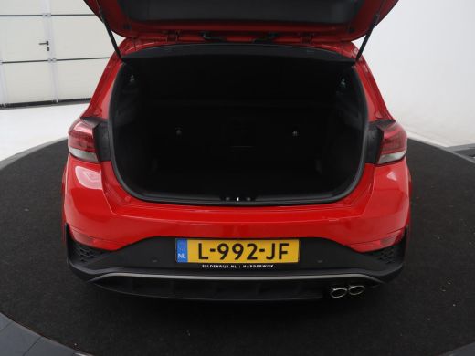 Hyundai i30 | Leder/alcantara | Memory | Adaptive cruise | Dodehoek detectie | Stoelverwarming | Navigatie | ... ActivLease financial lease
