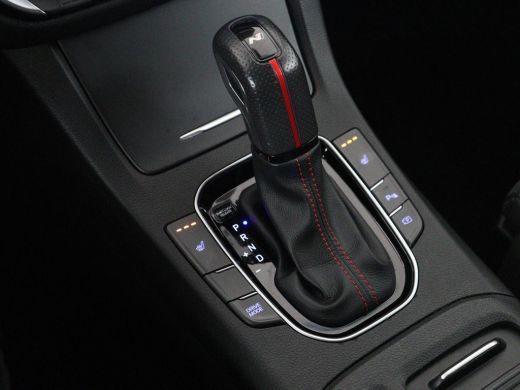 Hyundai i30 | Leder/alcantara | Memory | Adaptive cruise | Dodehoek detectie | Stoelverwarming | Navigatie | ... ActivLease financial lease